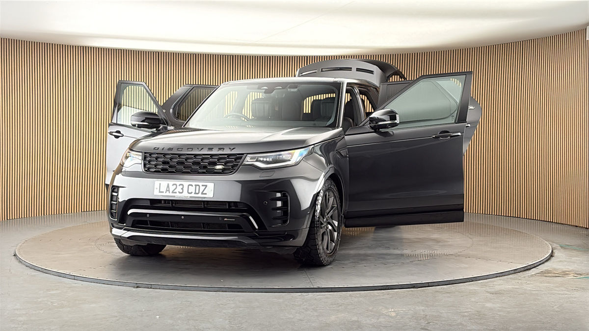 More views of Land Rover Discovery