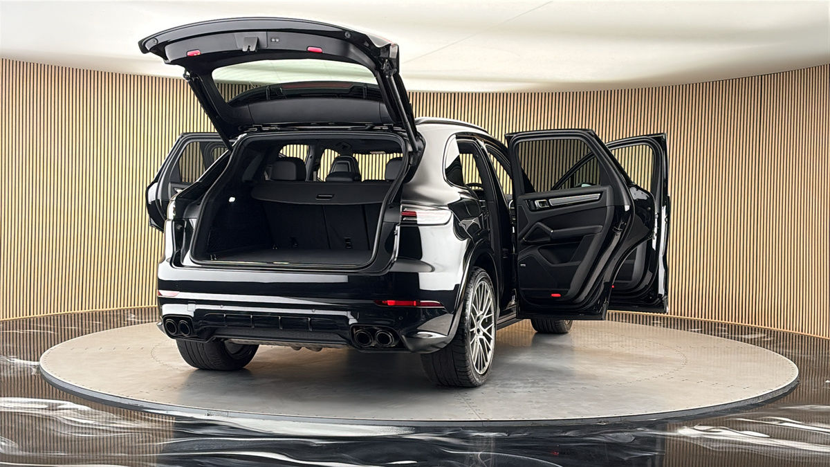More views of Porsche Cayenne