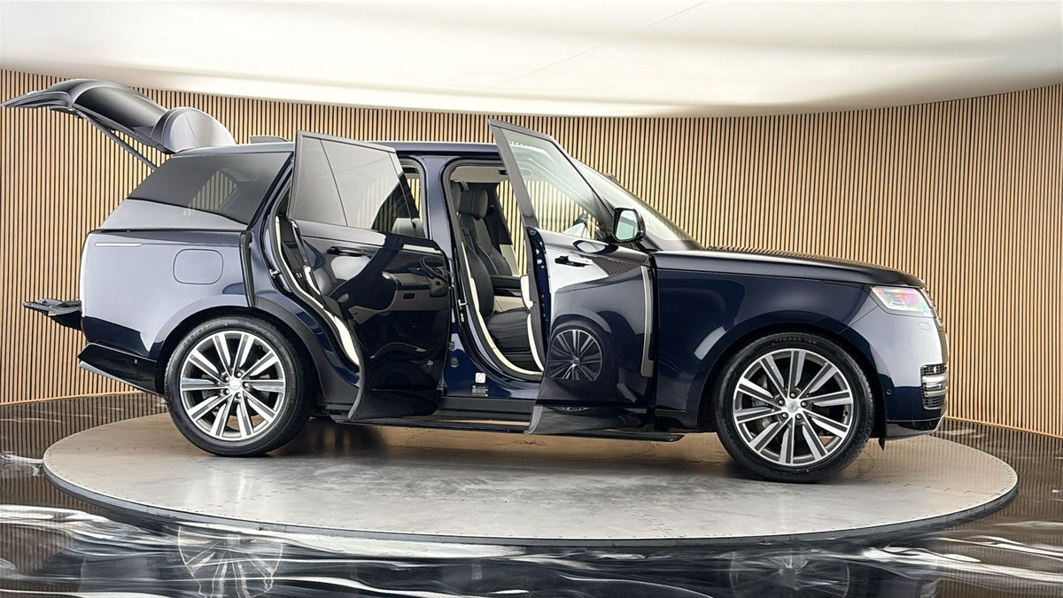 More views of Land Rover Range Rover