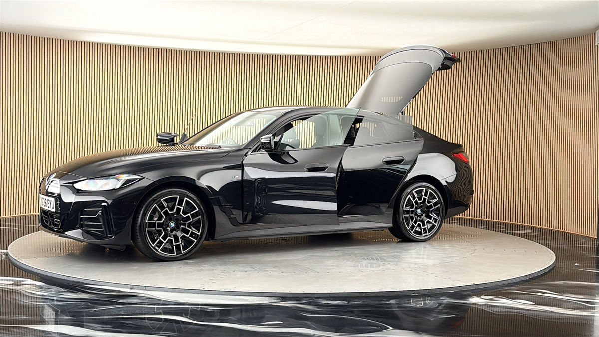 More views of BMW i4