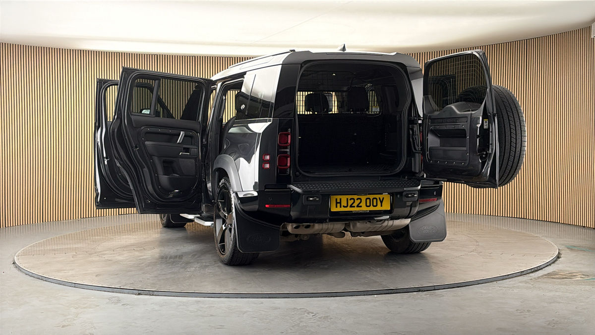 More views of Land Rover Defender 110