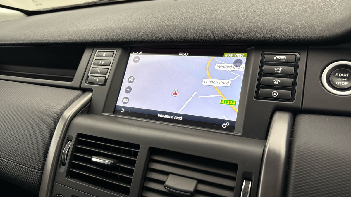 Land Rover Discovery Sport Image 17