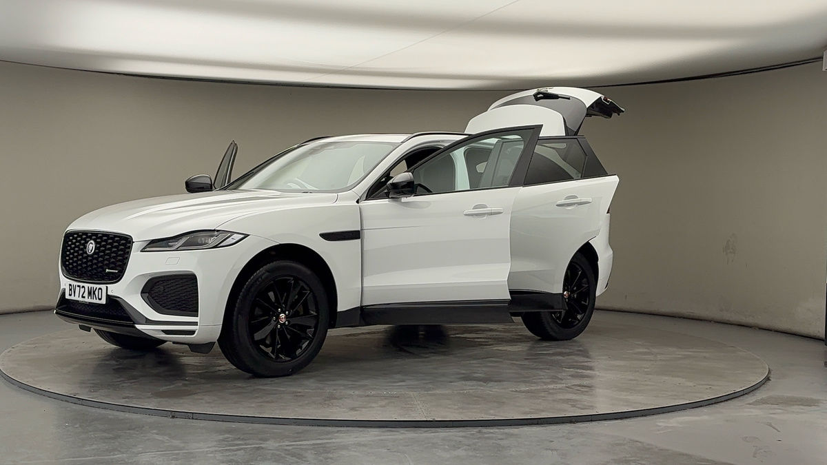 Jaguar F-PACE Image 22