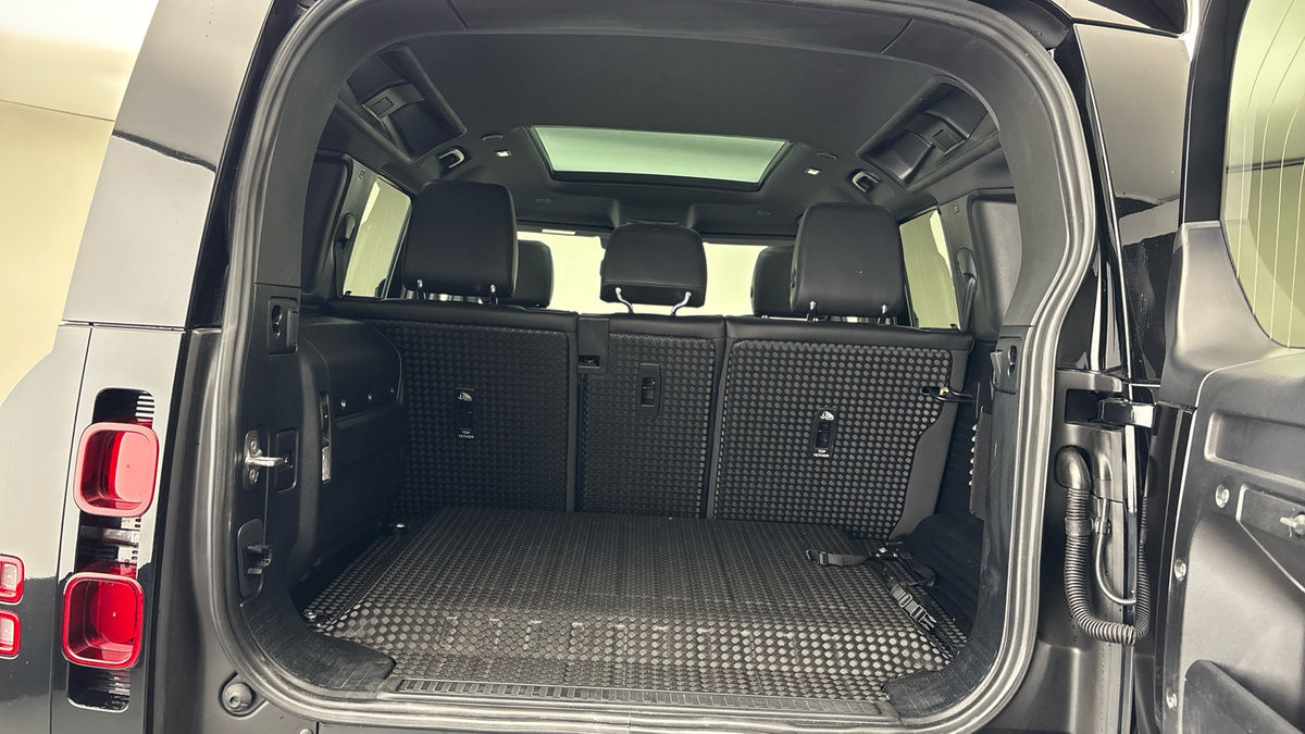 Land Rover Defender 110 Urban Image 11
