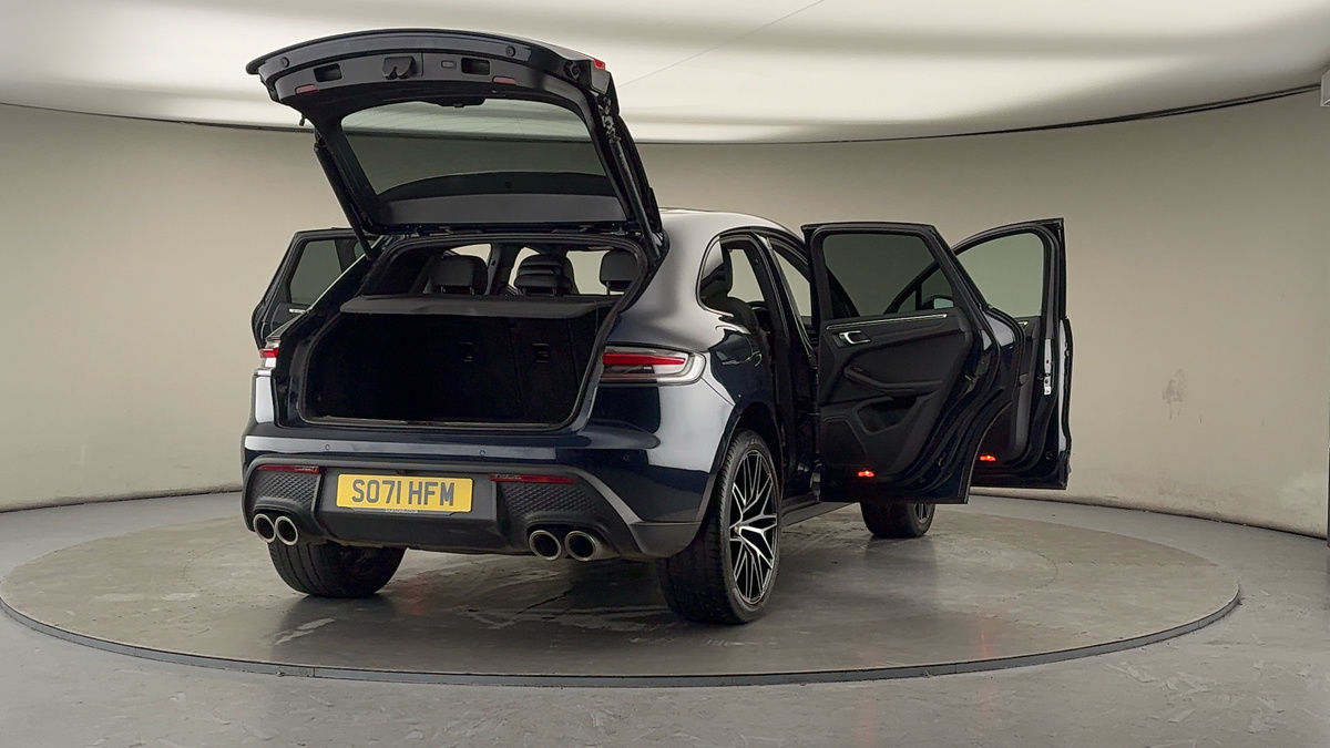 More views of Porsche Macan