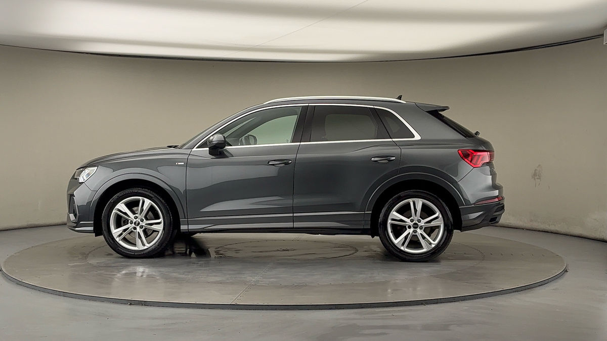 More views of Audi Q3