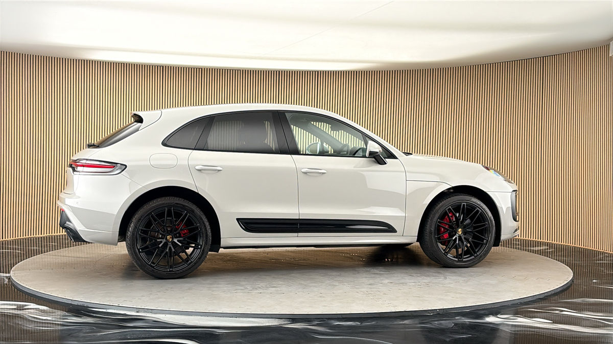 More views of Porsche Macan