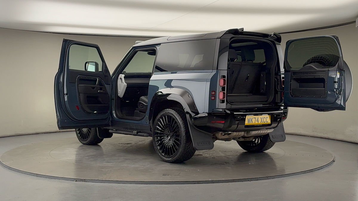 More views of Land Rover Defender 90