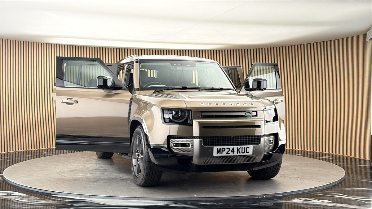 More views of Land Rover Defender 110