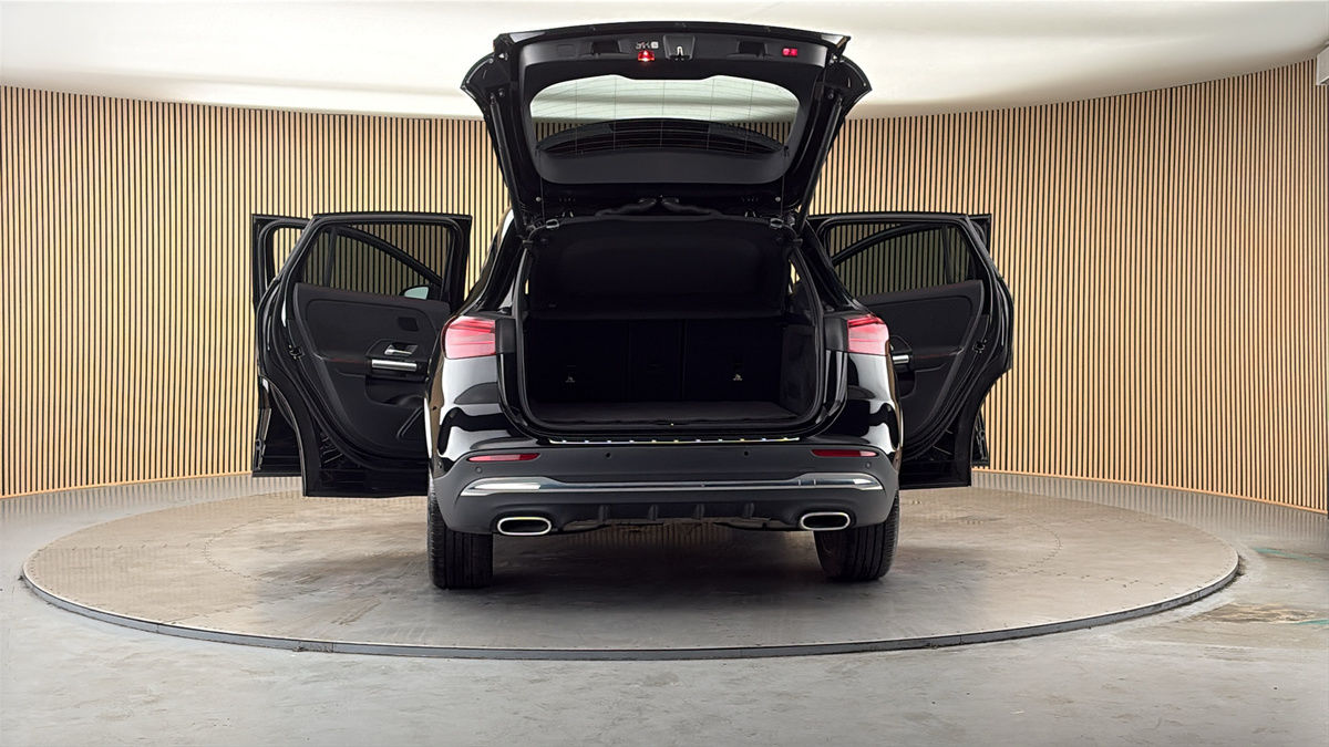 More views of Mercedes-Benz GLA