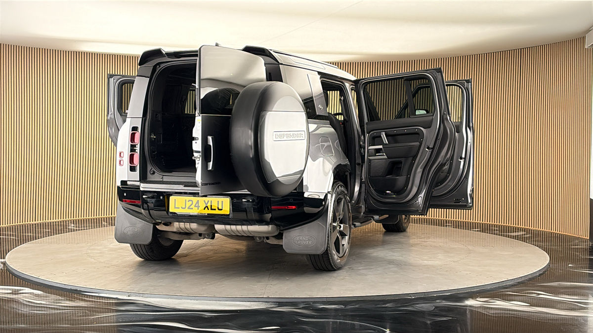 More views of Land Rover Defender 110