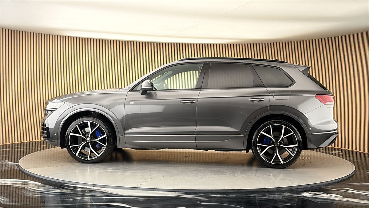 More views of Volkswagen Touareg
