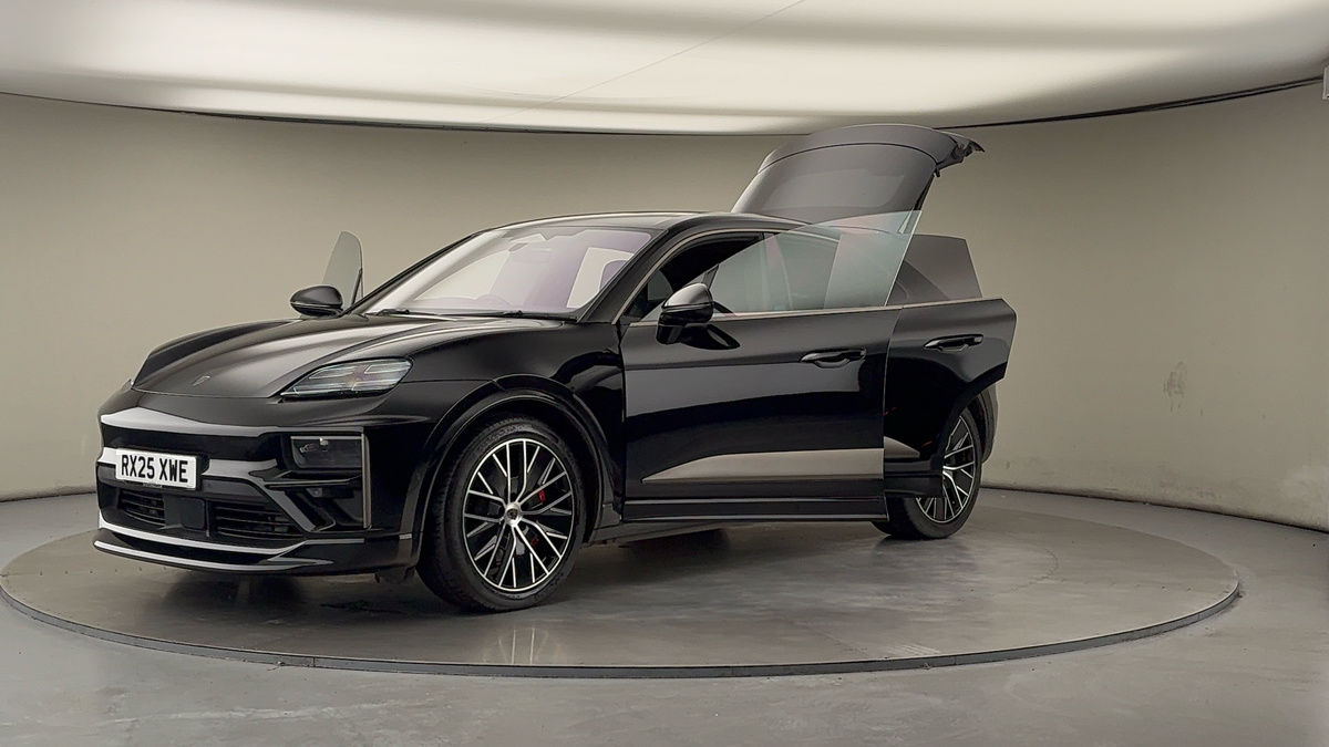 More views of Porsche Macan