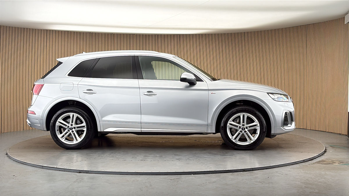 More views of Audi Q5