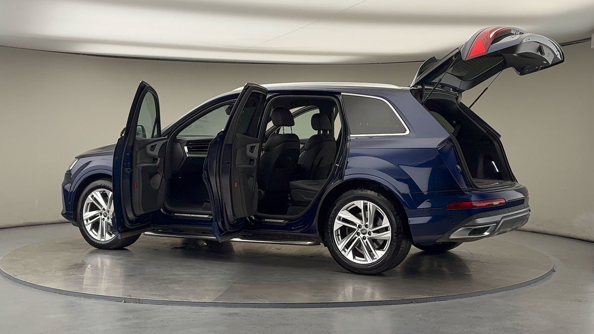 More views of Audi Q7