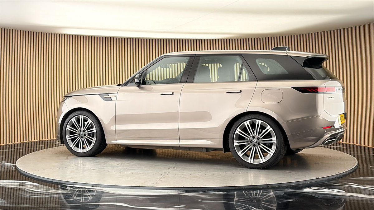 More views of Land Rover Range Rover Sport