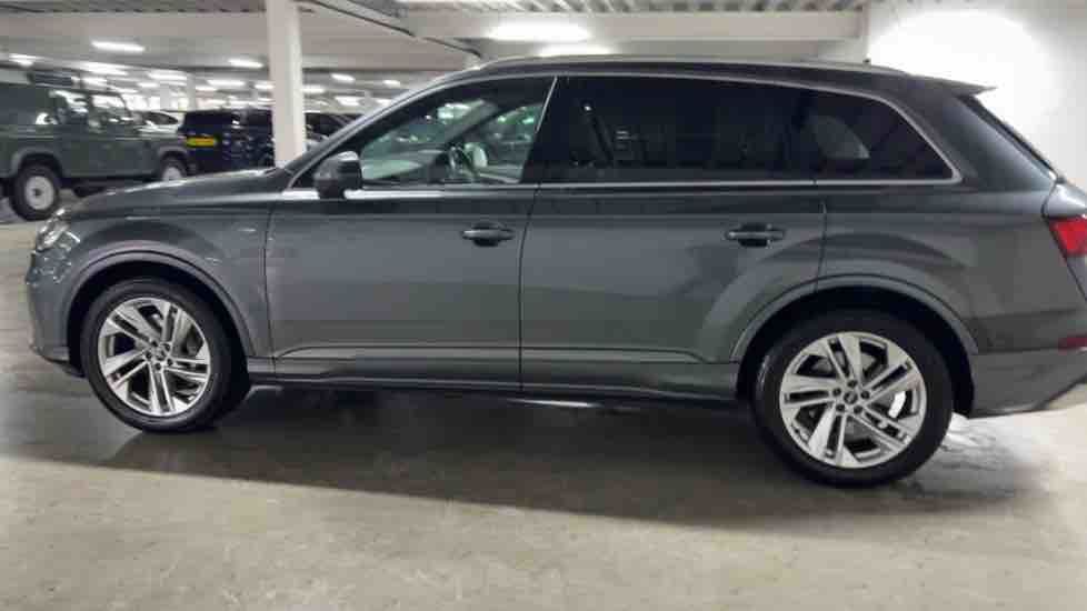 More views of Audi Q7
