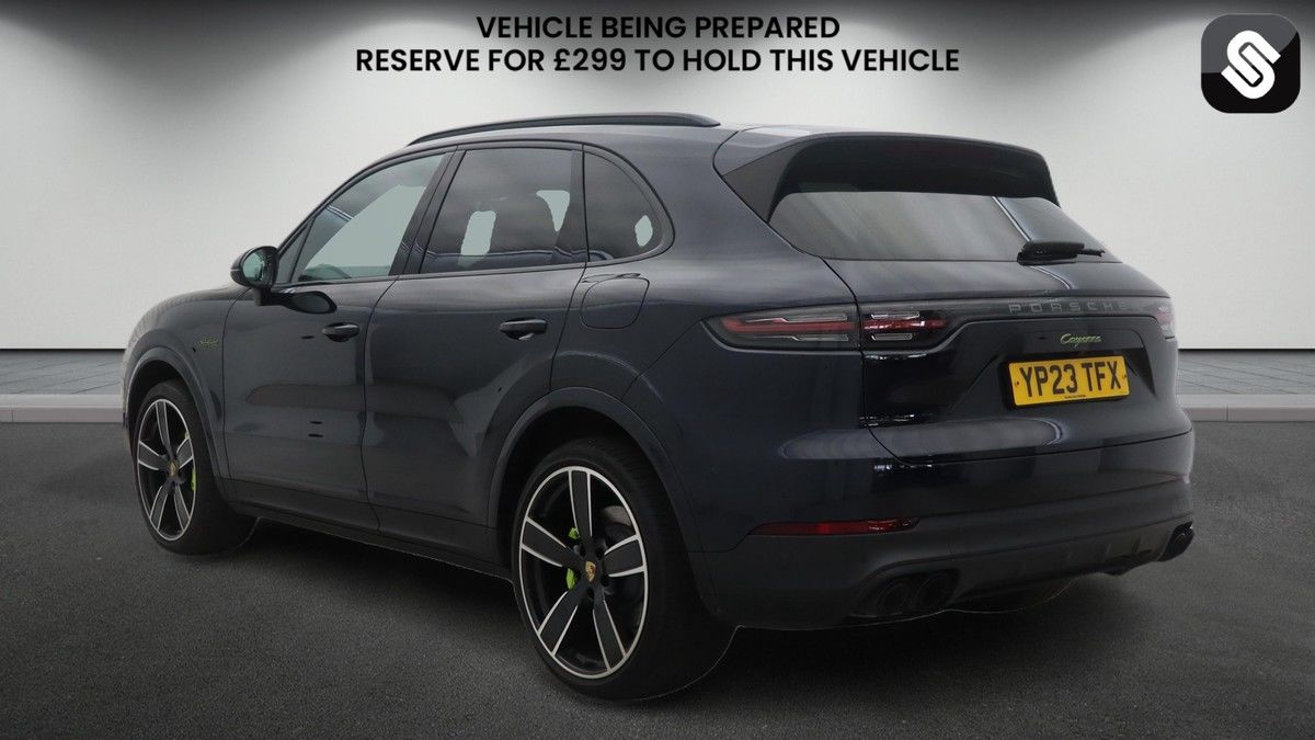Porsche Cayenne Image 3