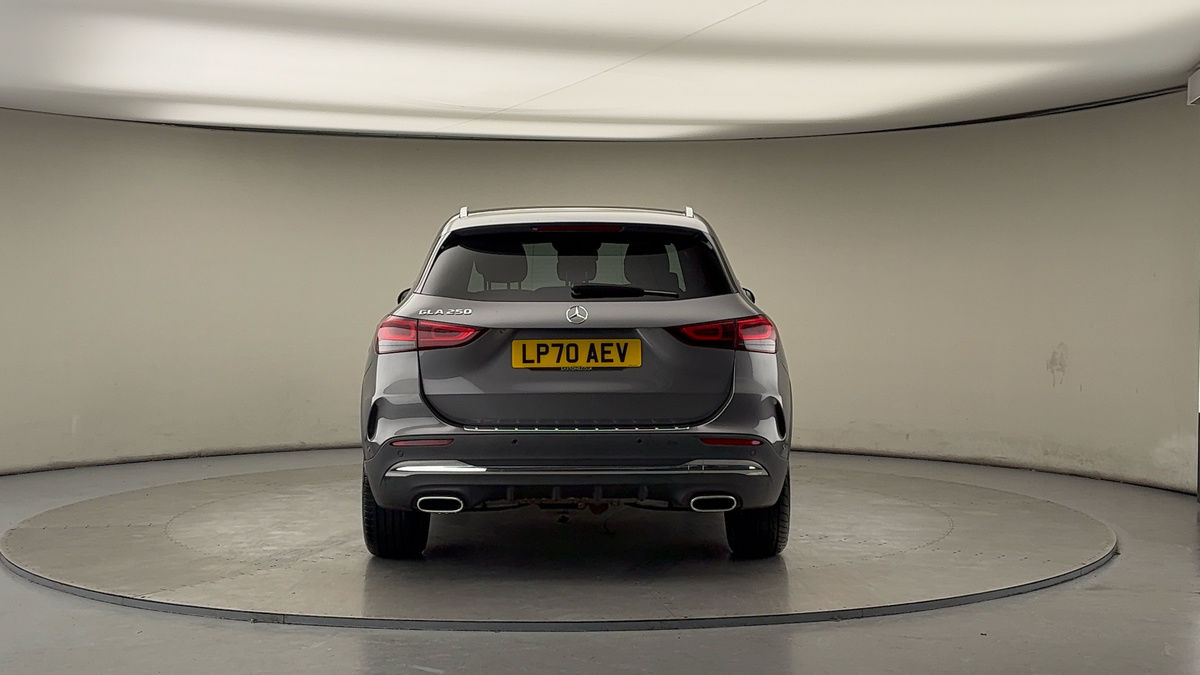 Mercedes-Benz GLA Image 4