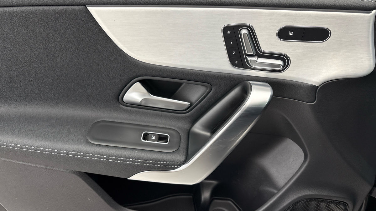 Mercedes-Benz CLA Image 19