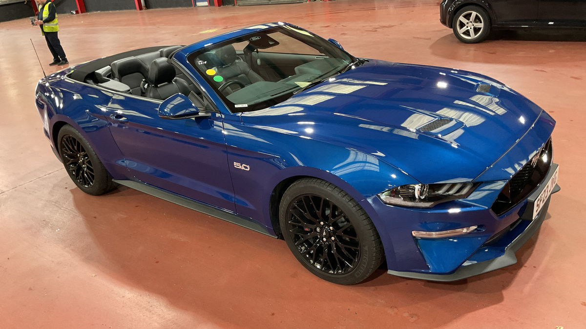 Ford Mustang Image 12
