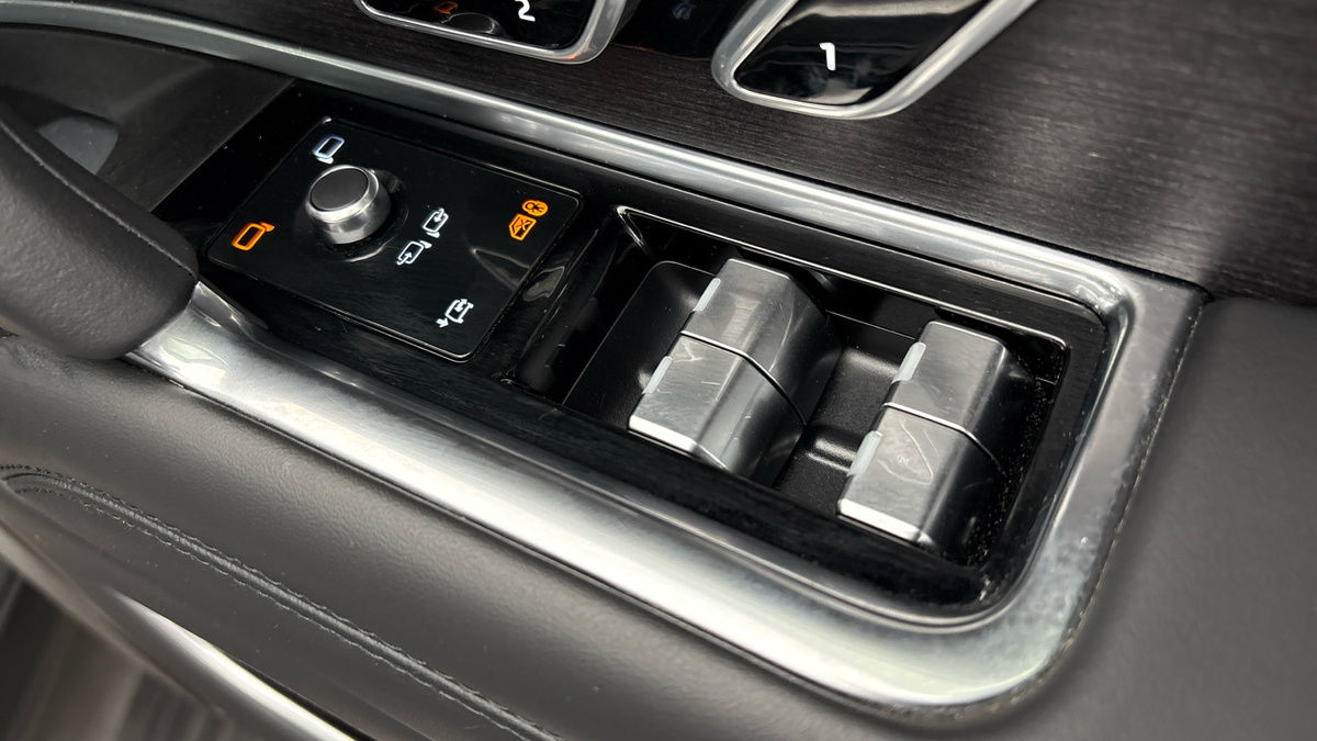 Land Rover Range Rover Image 28