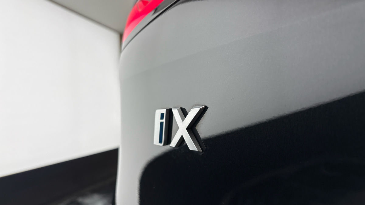 BMW iX Image 38