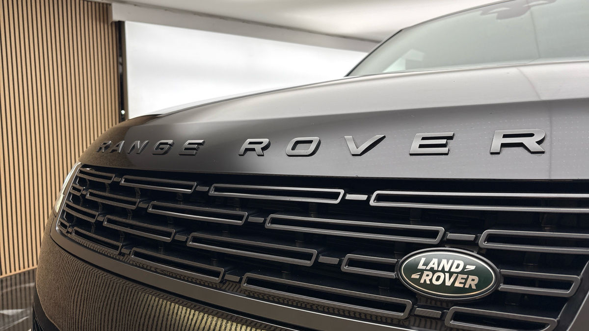 Land Rover Range Rover Sport Image 24