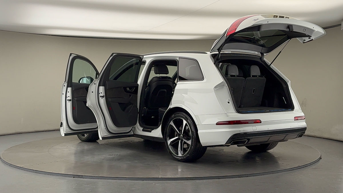 More views of Audi Q7