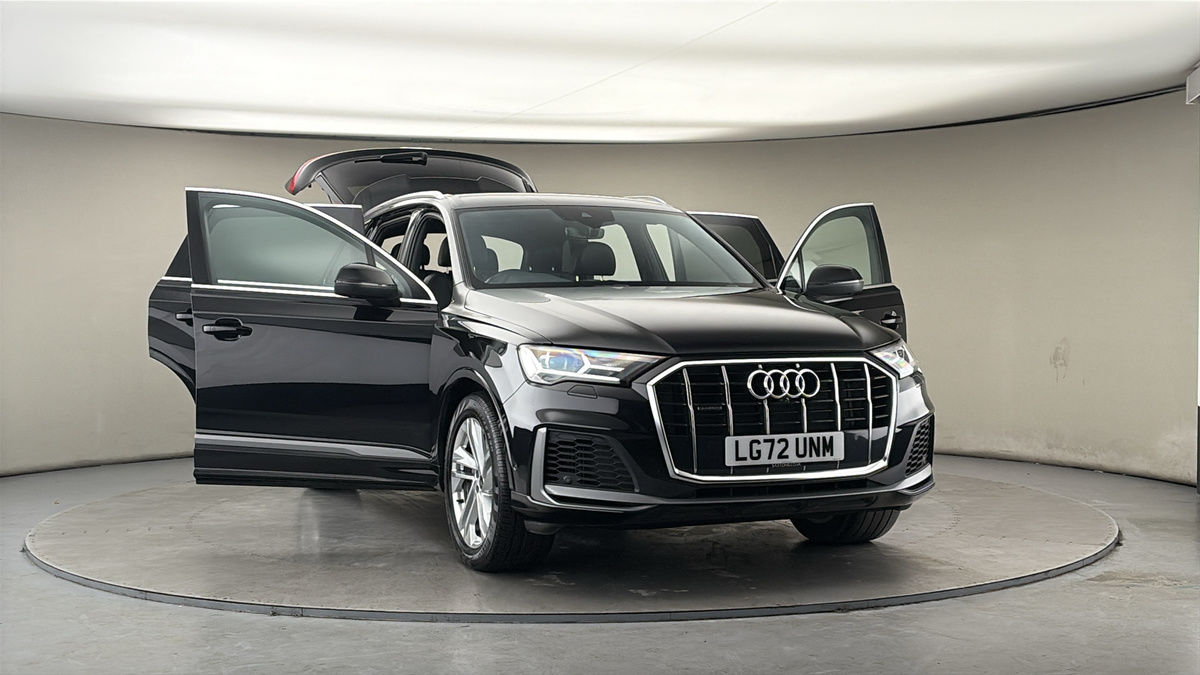 More views of Audi Q7