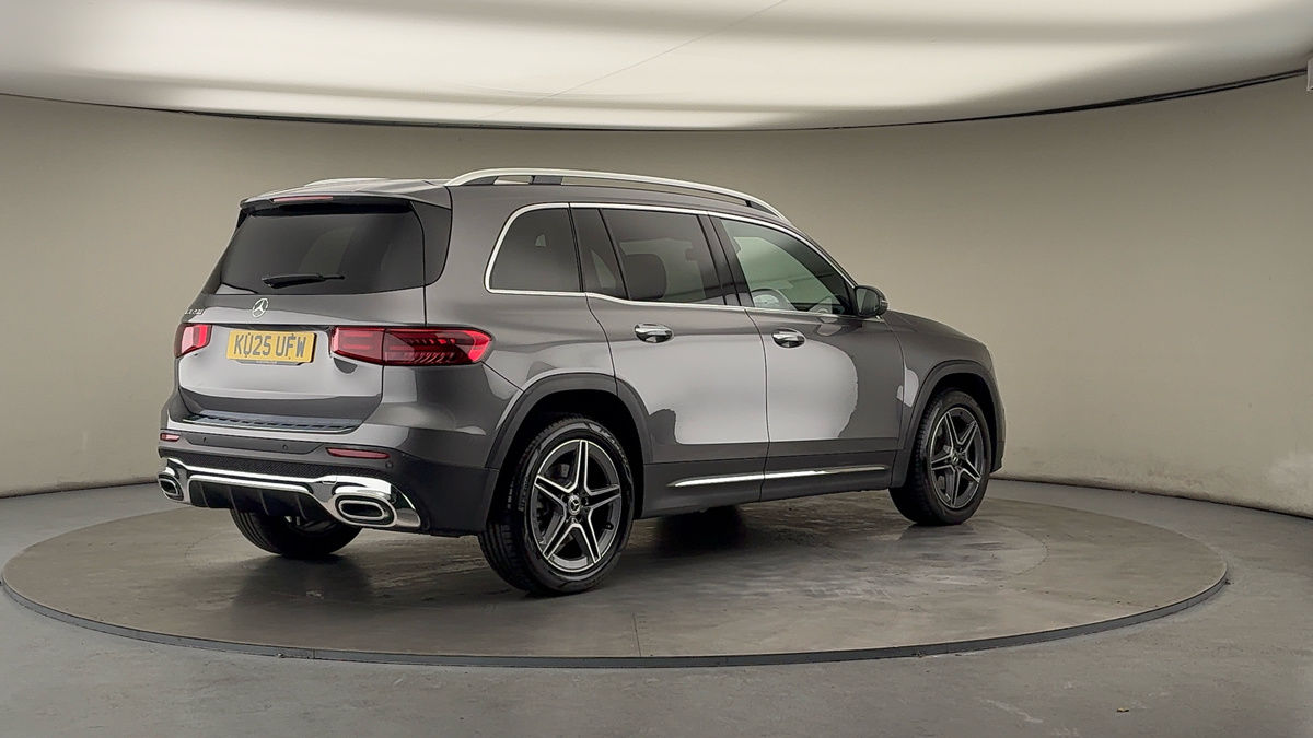 Mercedes-Benz GLB Image 21