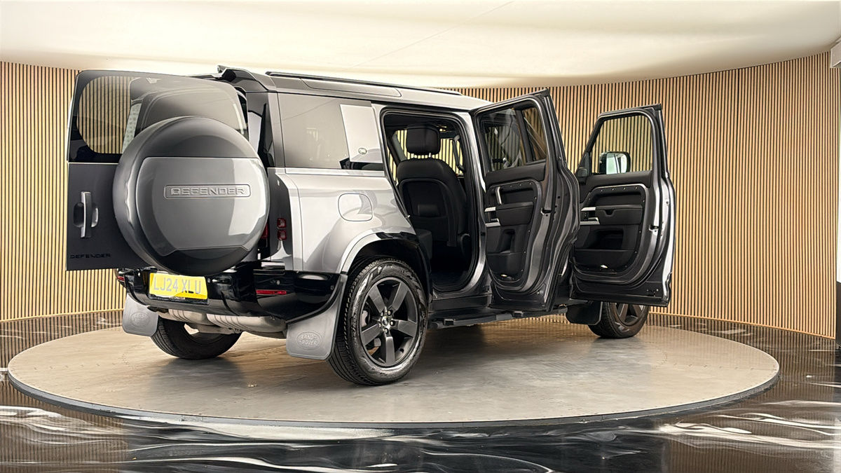 More views of Land Rover Defender 110
