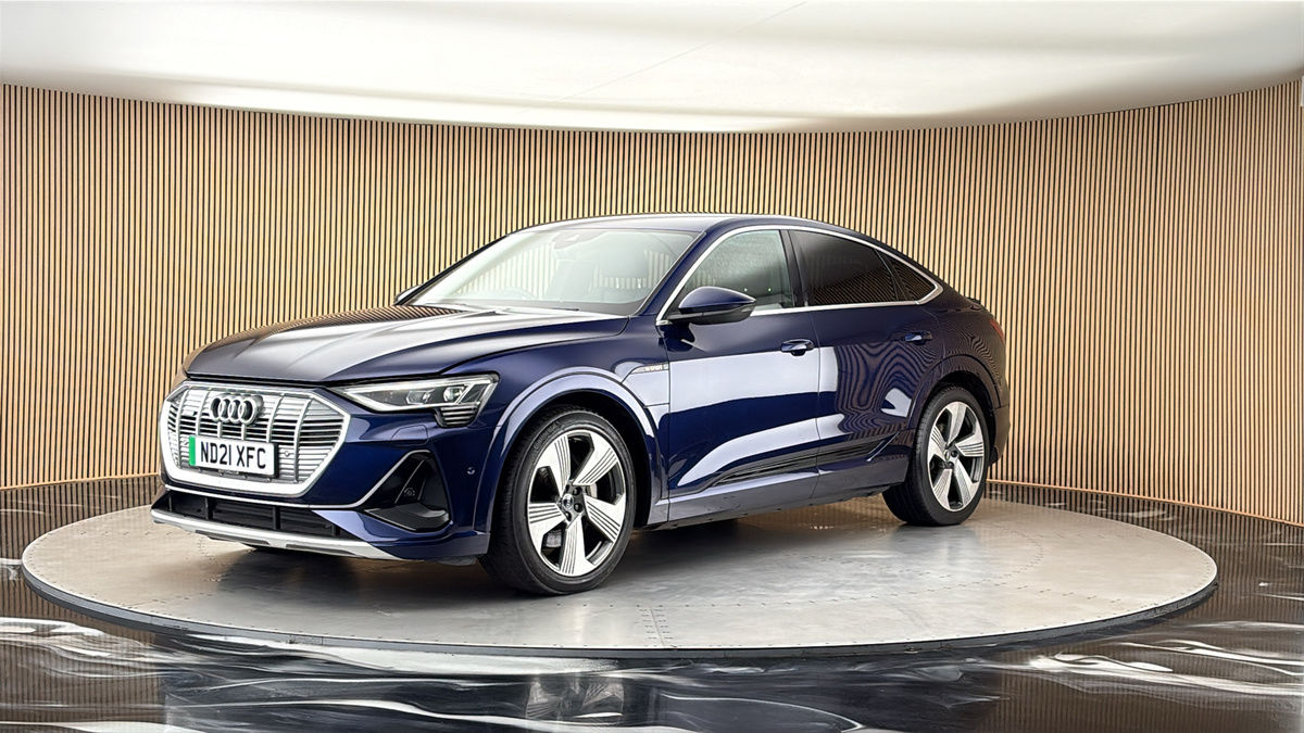 Audi e-tron Image 21