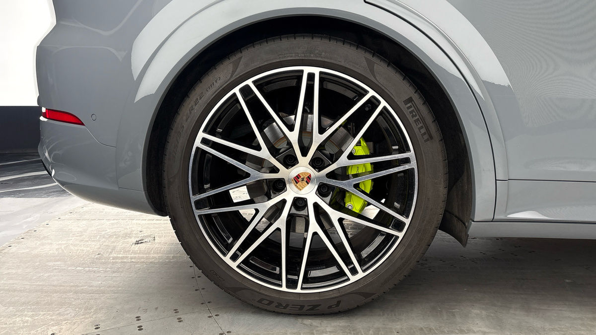Porsche Cayenne Image 10