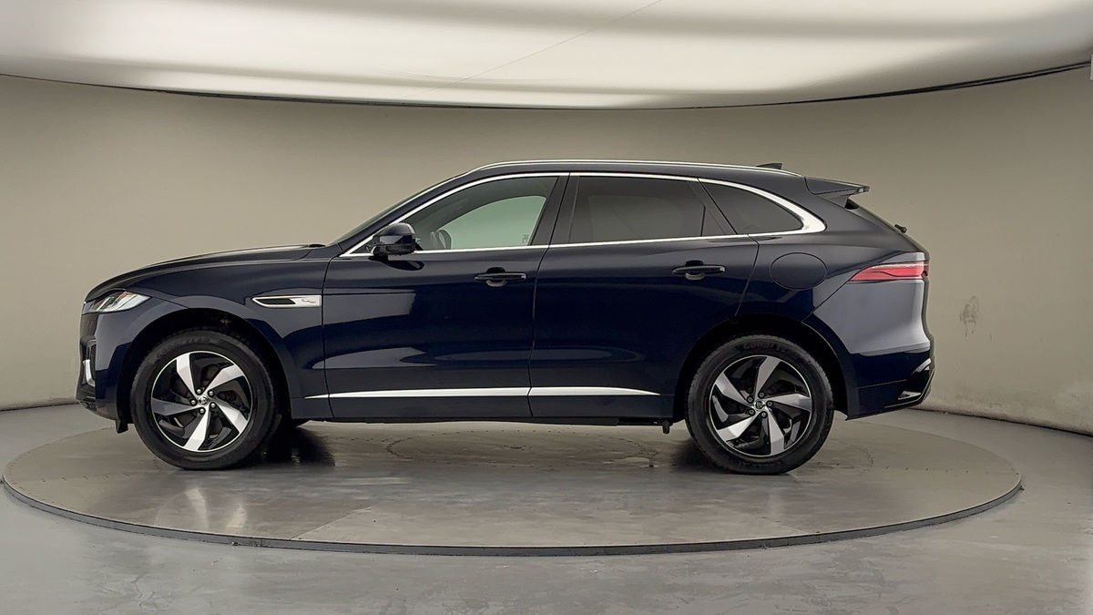 Jaguar F-PACE Image 15