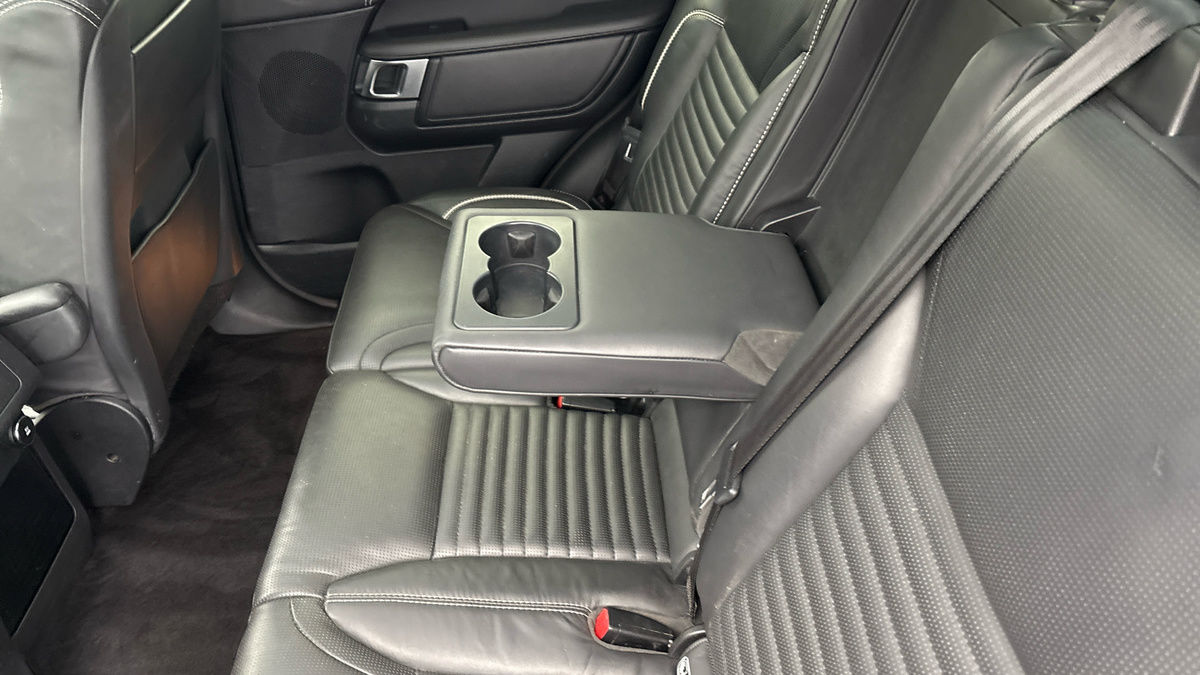 Land Rover Discovery Image 9