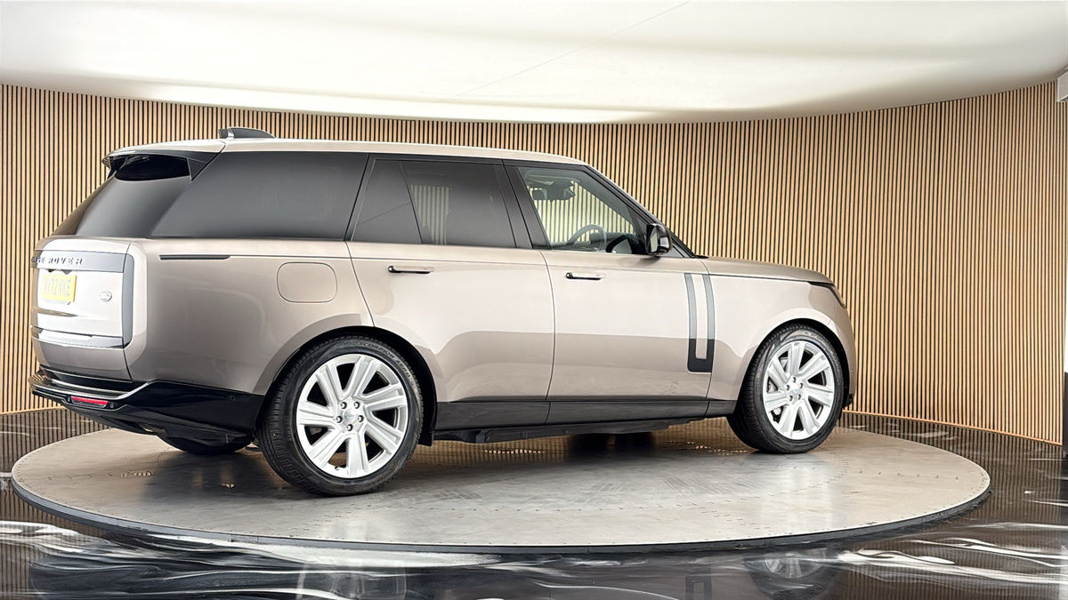More views of Land Rover Range Rover