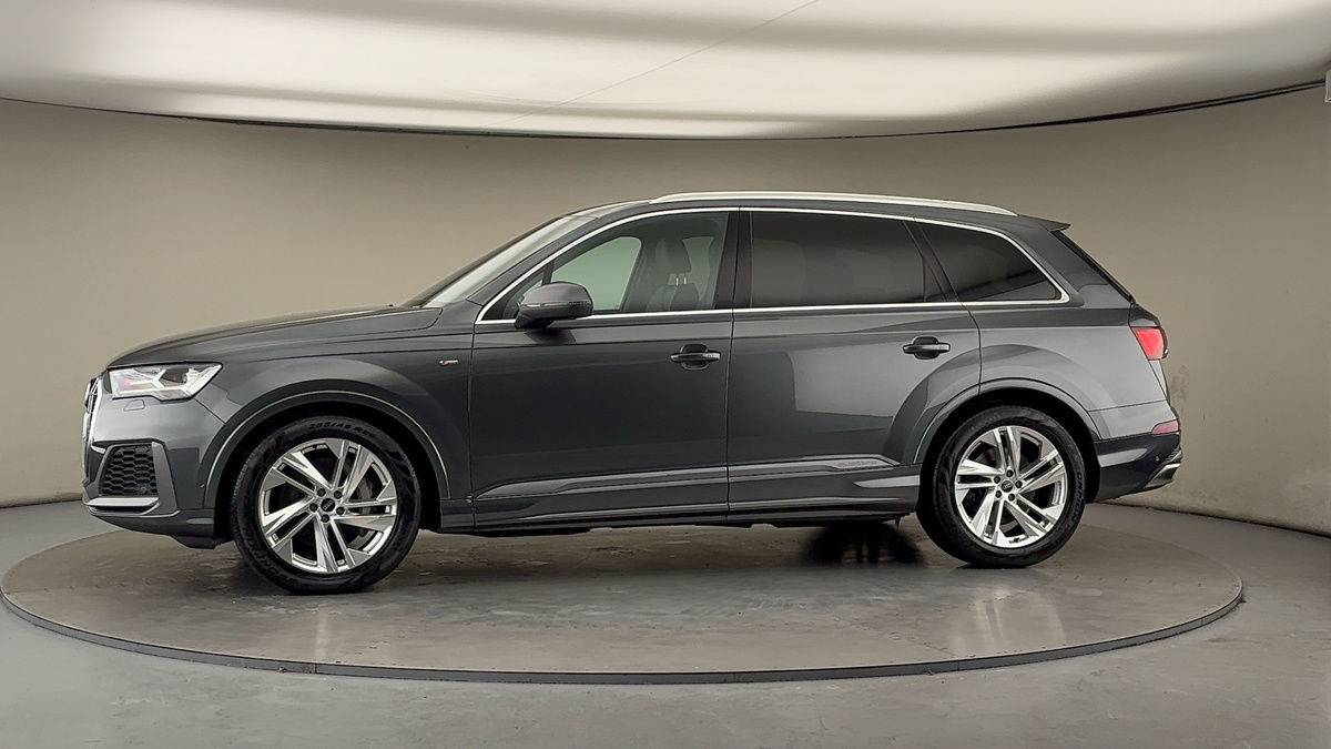 More views of Audi Q7