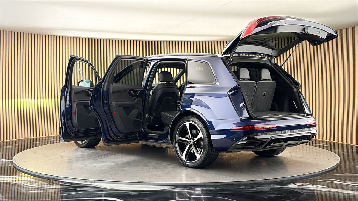 More views of Audi Q7