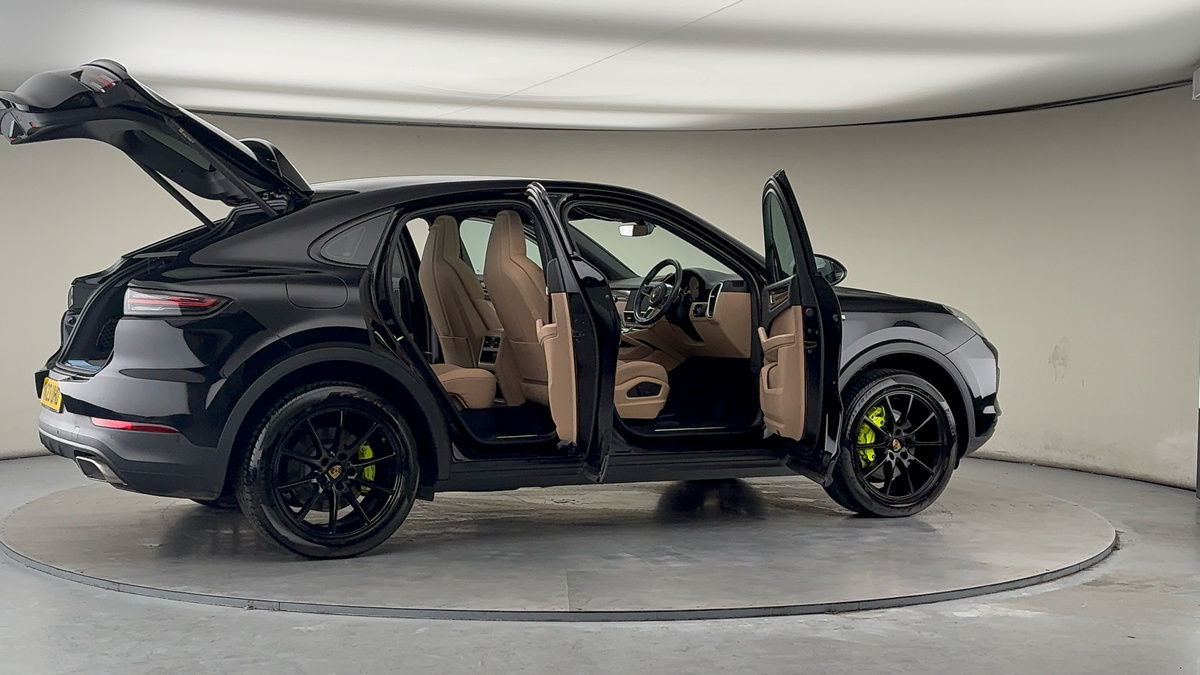 More views of Porsche Cayenne