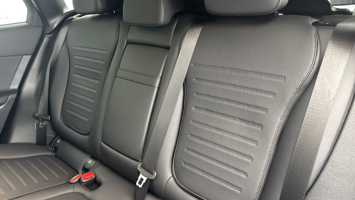 Mercedes-Benz GLC Image 8