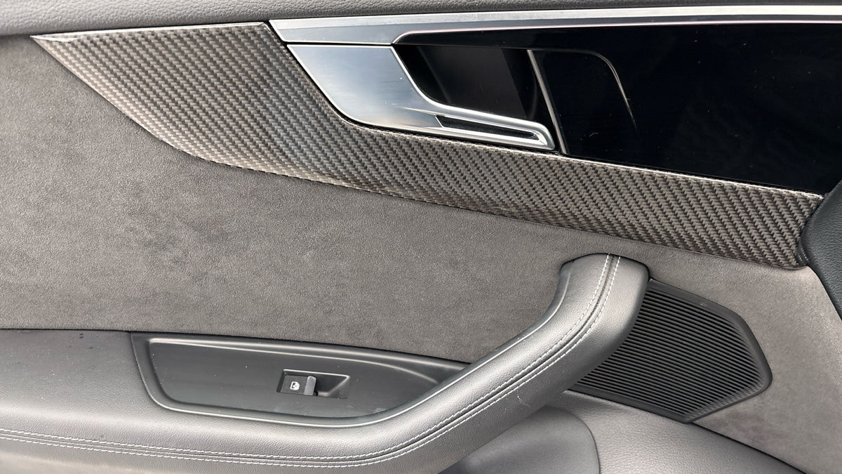Audi RS4 Avant Image 19