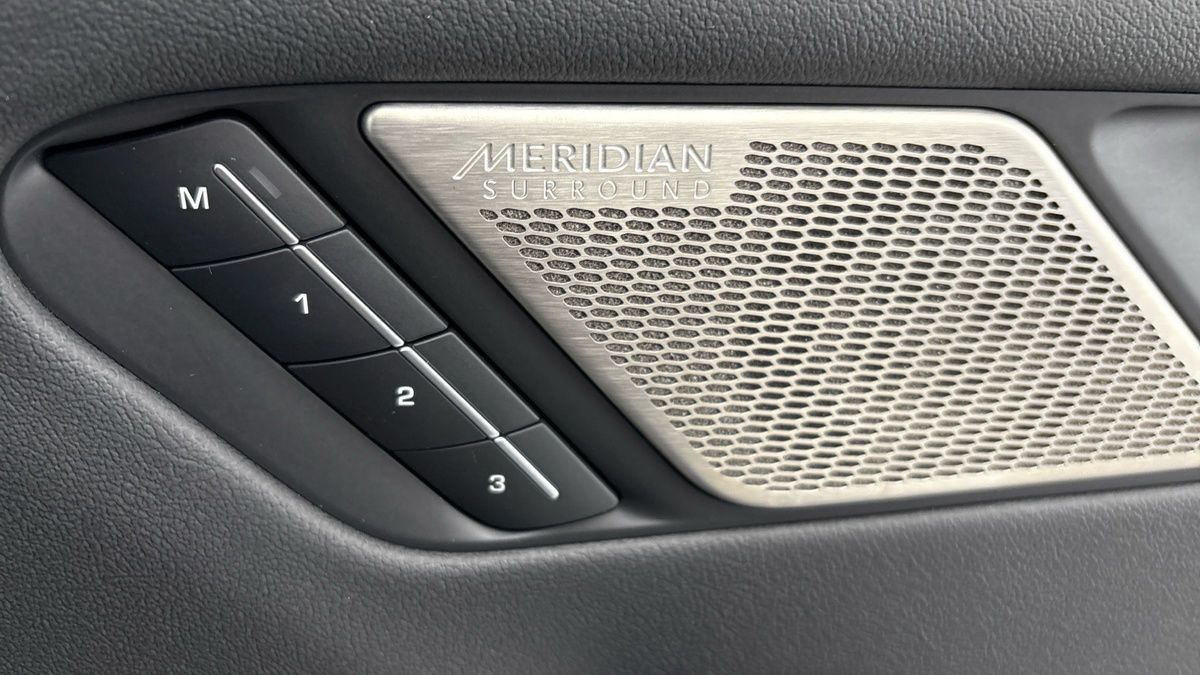 Jaguar I-PACE Image 26