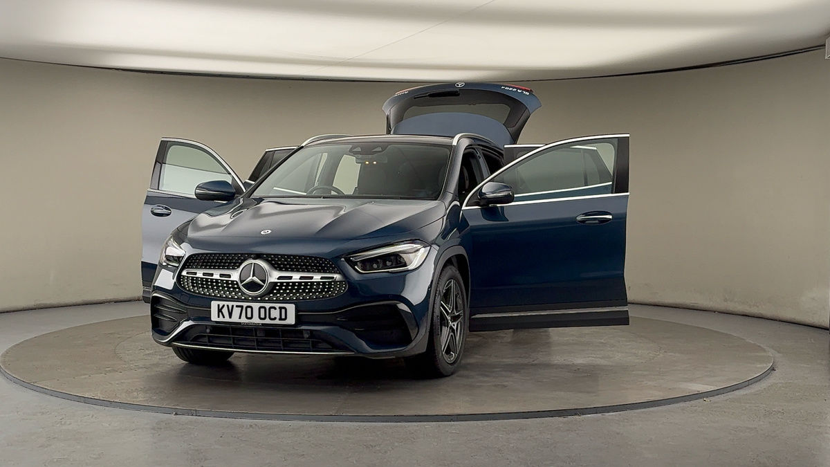 More views of Mercedes-Benz GLA