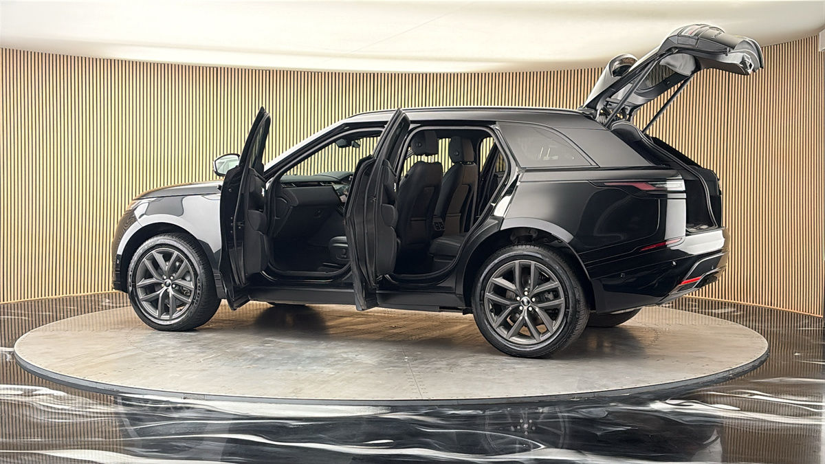 More views of Land Rover Range Rover Velar