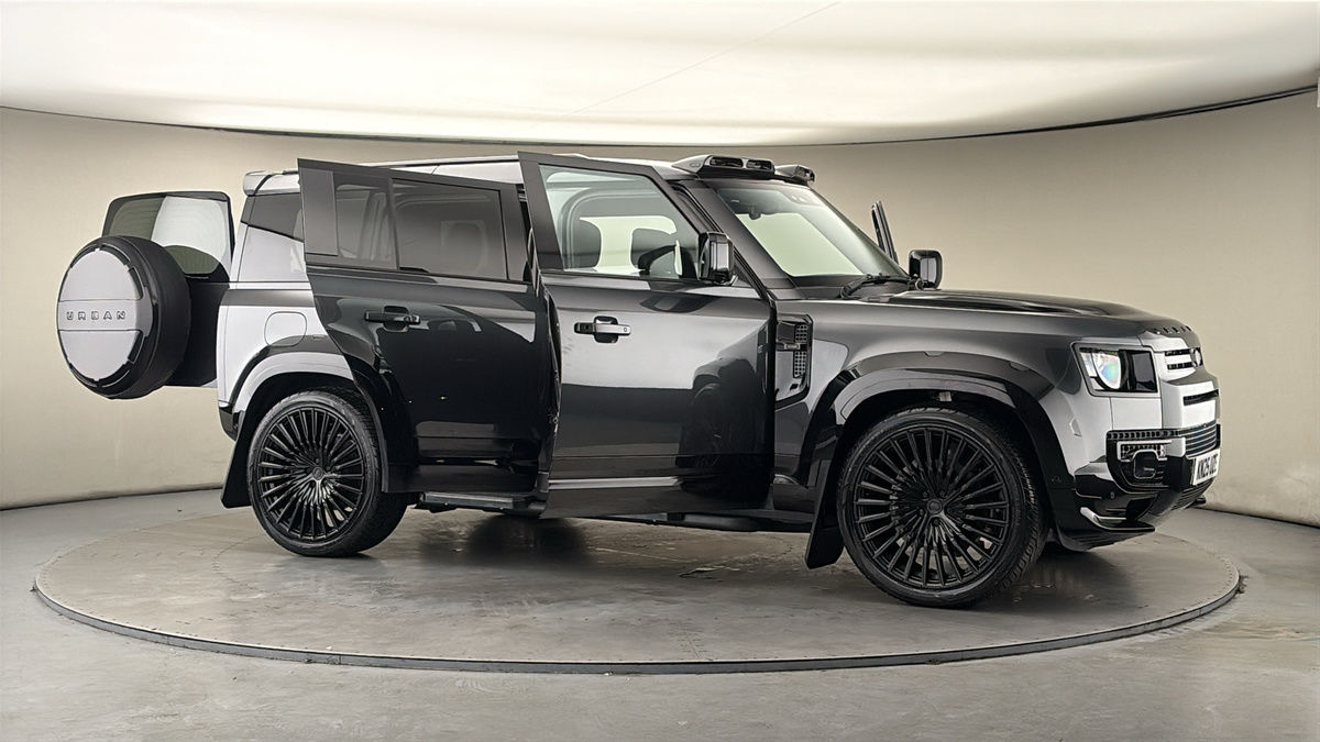 More views of Land Rover Defender 110