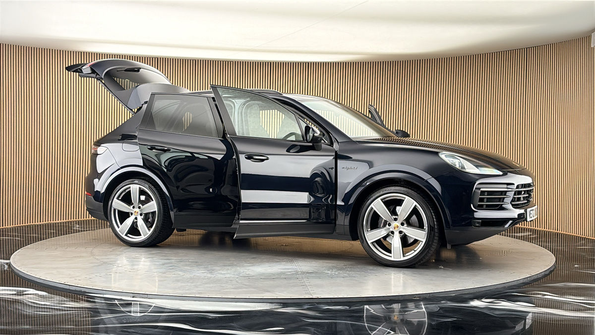 More views of Porsche Cayenne