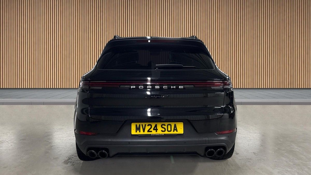 Porsche Cayenne Image 4