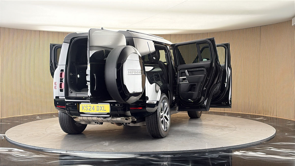 More views of Land Rover Defender 110