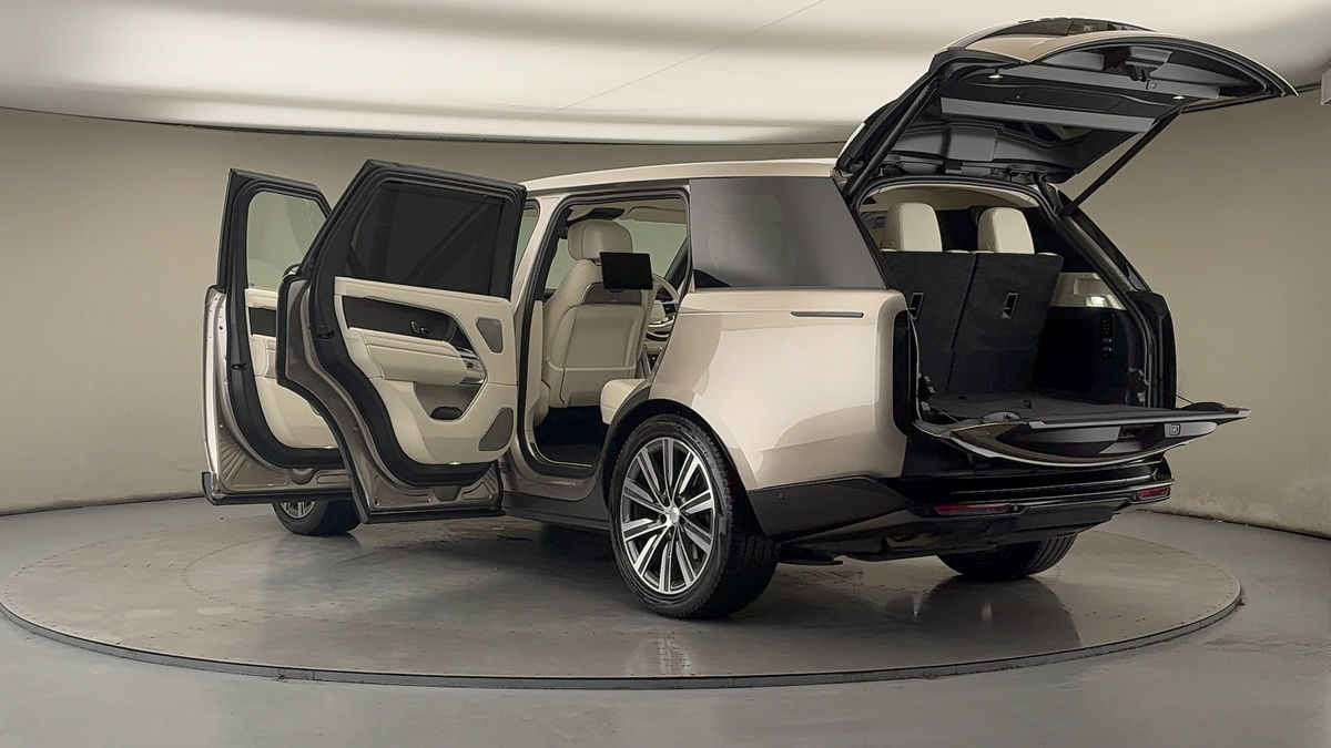 More views of Land Rover Range Rover